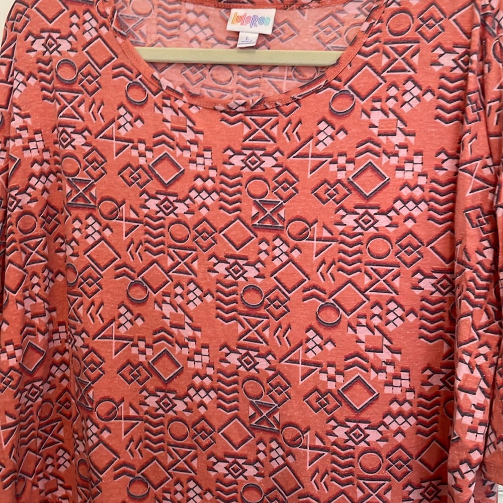 LuLaroe IRMA Shirt - large - Picture 4 of 4